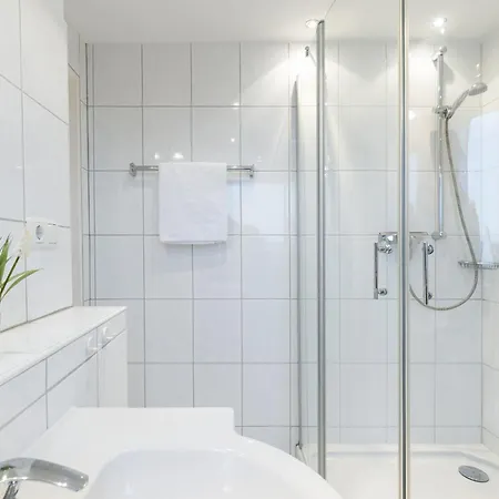 M3 - Apartmenthaus Marienburger Str 4 - Feriendomizil Hollich * Грёмиц